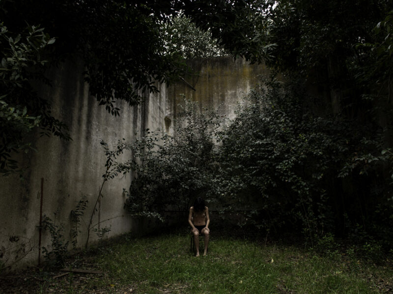 Permanecer II /Serie Algo aún resiste 2021/Fotografía digital toma directa, impresa en papel de algodón /20 x 30 cm